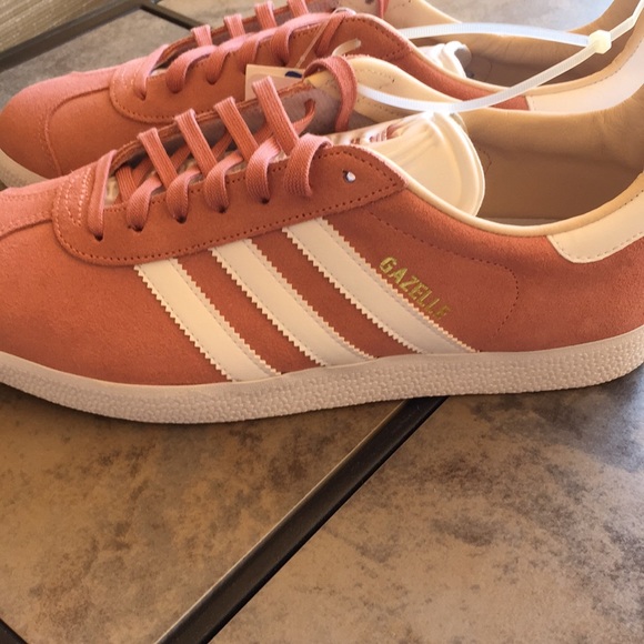 Adidas gazelle pink shoes - Picture 4 of 5
